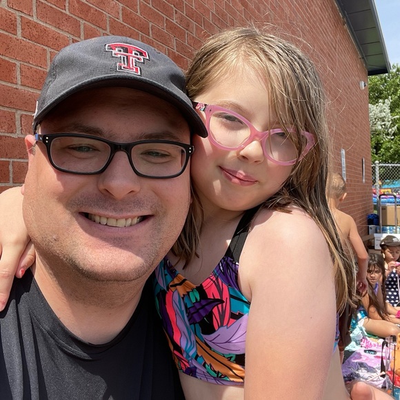 Meet your Posher, Kyle - Picture 3 of 8